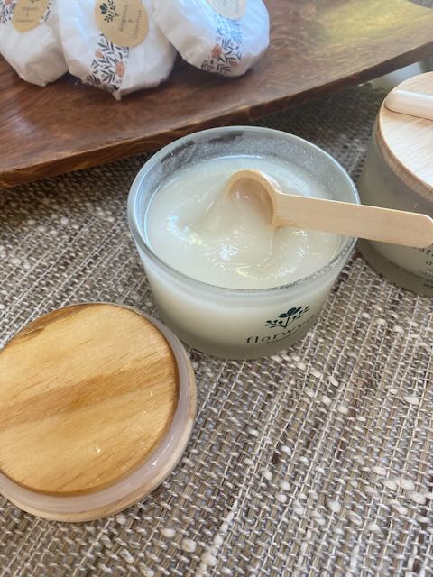 florwyn hydrating scrubs w/ hyaluronic acid serum and vitamin e - Fine Grain
